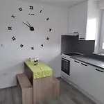 Vejminek 87 *