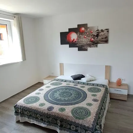 Vejminek 87 *
