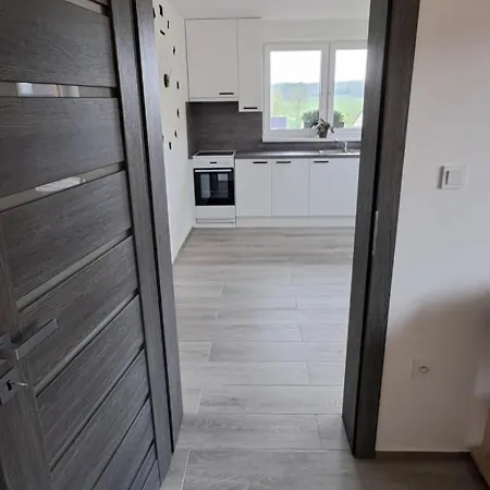 Vejminek 87 * Cervena Tremesna